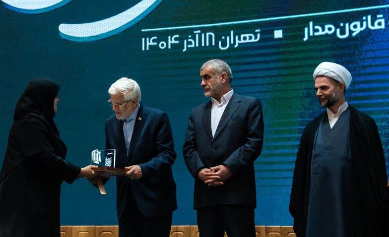 از حضور ۵ هزار زن در پست های مدیریتی تا دستور وزیر ارتباطات برای جمع آوری سیم‌کارت سفید