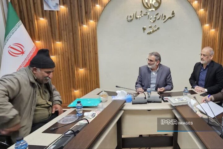 رسیدگی به بیش از ۱۵ پرونده شهروندان در جلسه کمیته نظارتی منطقه ۴ اصفهان