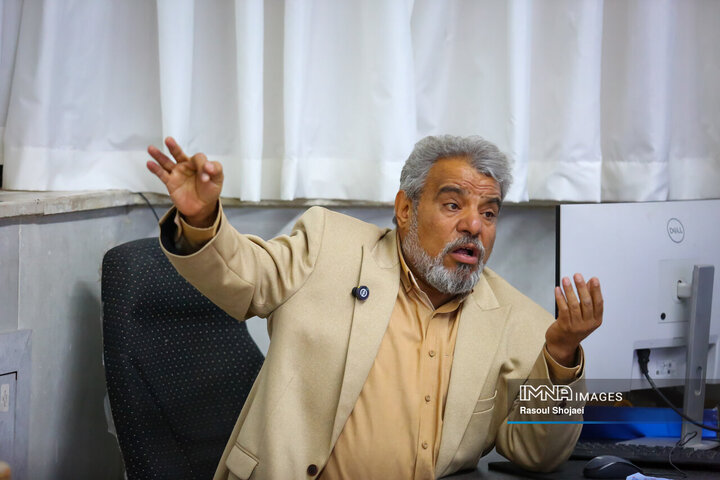 دیدار شهردار اصفهان با عکاس دفاع مقدس