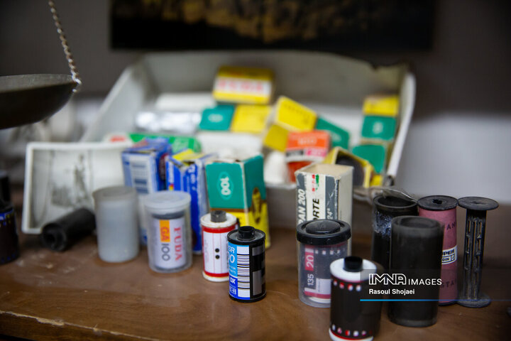 دیدار شهردار اصفهان با عکاس دفاع مقدس