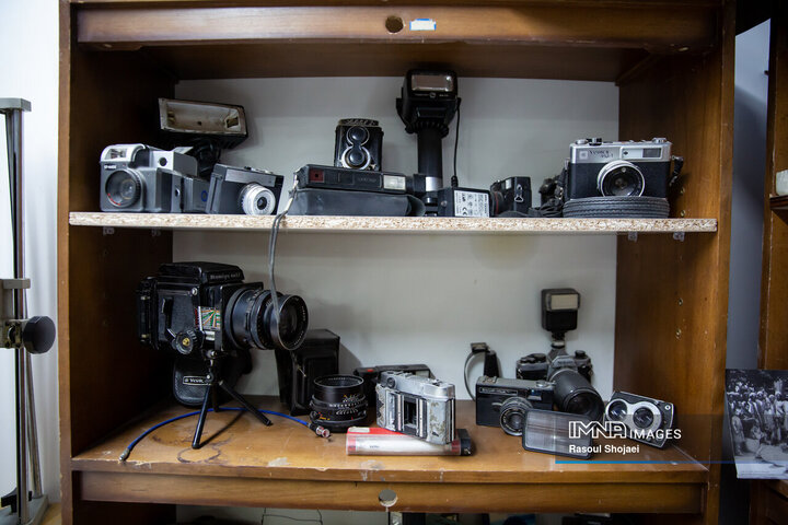 دیدار شهردار اصفهان با عکاس دفاع مقدس