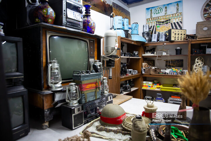 دیدار شهردار اصفهان با عکاس دفاع مقدس