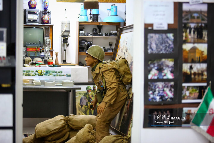 دیدار شهردار اصفهان با عکاس دفاع مقدس