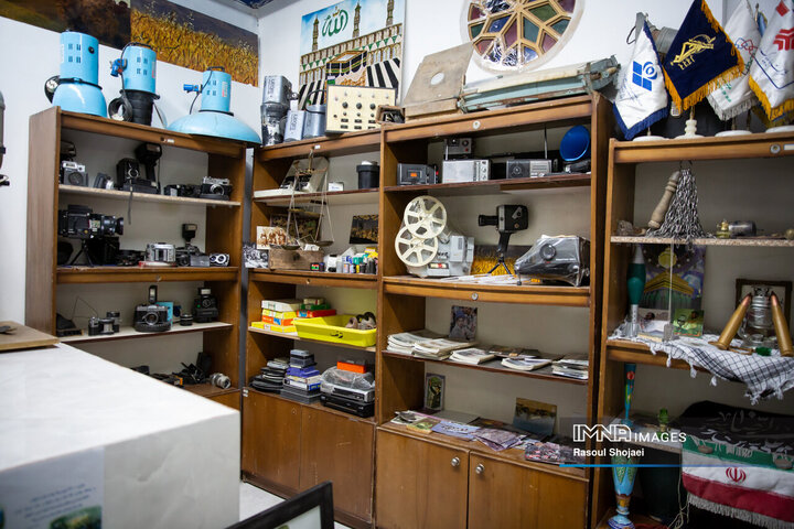 دیدار شهردار اصفهان با عکاس دفاع مقدس