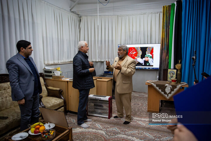 دیدار شهردار اصفهان با عکاس دفاع مقدس