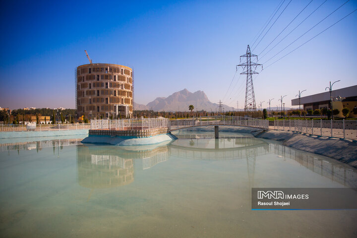 بازدید شهردار اصفهان از پروژه‌های باغ تندرستی و بازار گل ارغوان