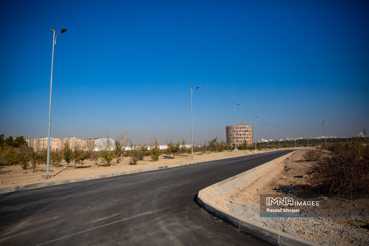 بازدید شهردار اصفهان از پروژه‌های باغ تندرستی و بازار گل ارغوان