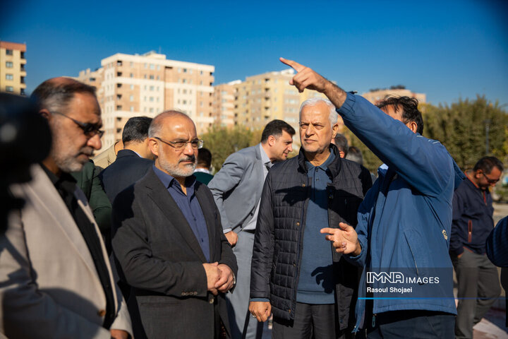 بازدید شهردار اصفهان از پروژه‌های باغ تندرستی و بازار گل ارغوان