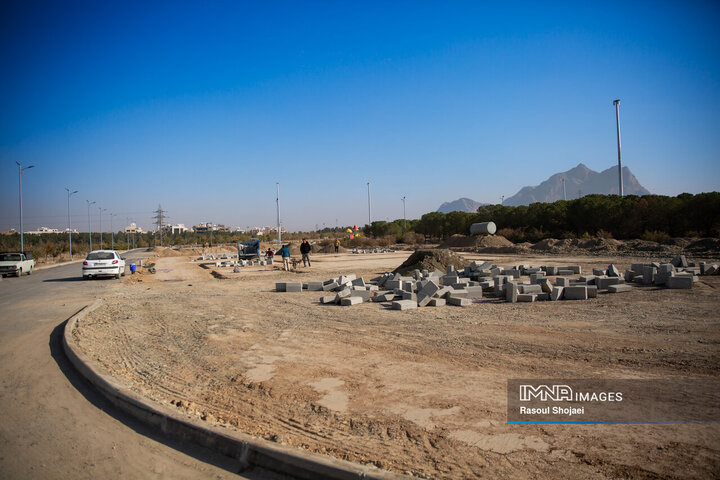 بازدید شهردار اصفهان از پروژه‌های باغ تندرستی و بازار گل ارغوان