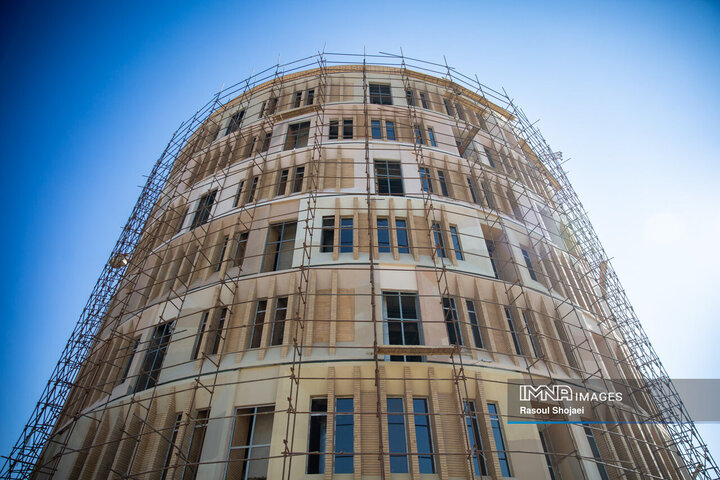 بازدید شهردار اصفهان از پروژه‌های باغ تندرستی و بازار گل ارغوان