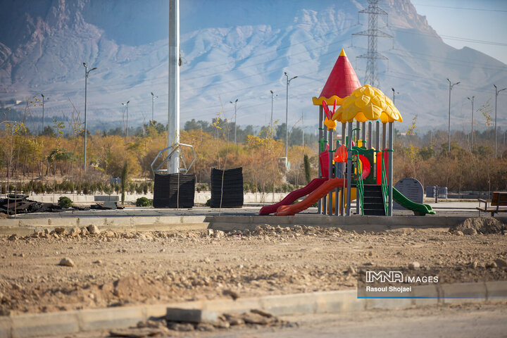 بازدید شهردار اصفهان از پروژه‌های باغ تندرستی و بازار گل ارغوان