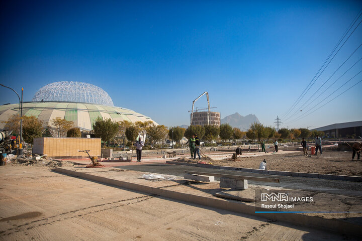 بازدید شهردار اصفهان از پروژه‌های باغ تندرستی و بازار گل ارغوان