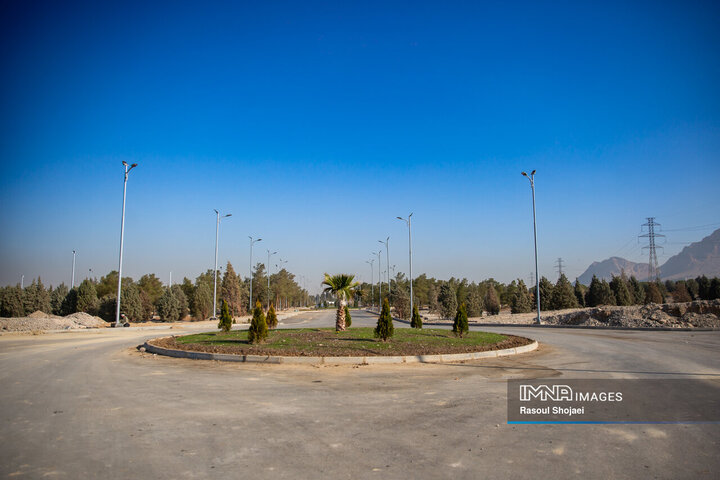 بازدید شهردار اصفهان از پروژه‌های باغ تندرستی و بازار گل ارغوان