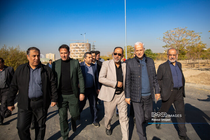 بازدید شهردار اصفهان از پروژه‌های باغ تندرستی و بازار گل ارغوان