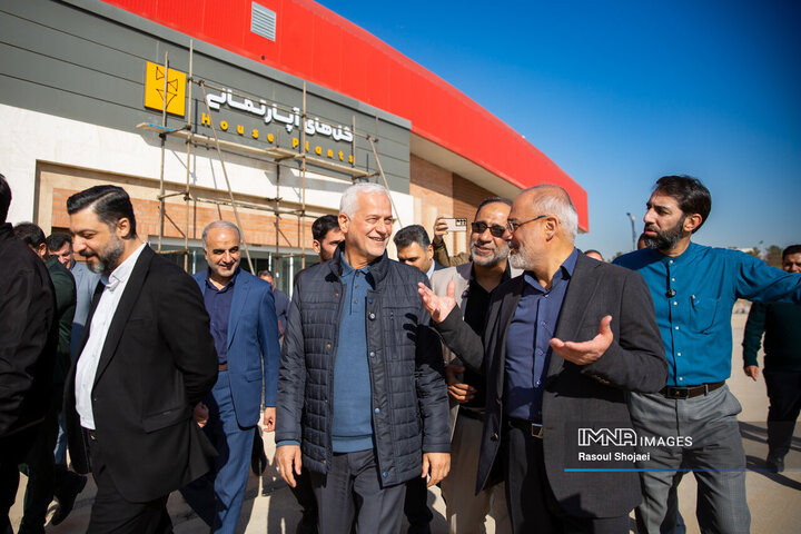 بازدید شهردار اصفهان از پروژه‌های باغ تندرستی و بازار گل ارغوان