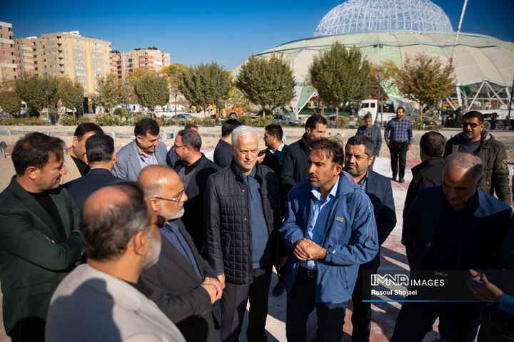 بازدید شهردار اصفهان از پروژه‌های باغ تندرستی و بازار گل ارغوان