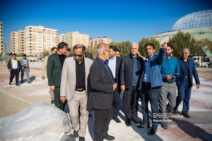 بازدید شهردار اصفهان از پروژه‌های باغ تندرستی و بازار گل ارغوان