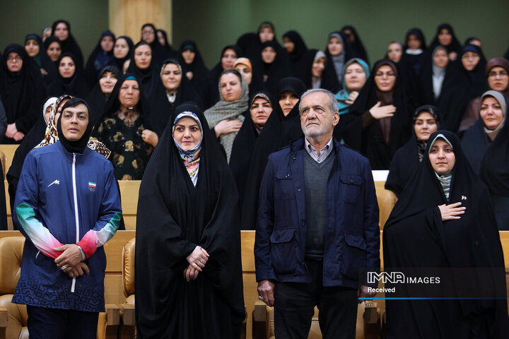 آیین گرامیداشت روز زن و مقام مادر