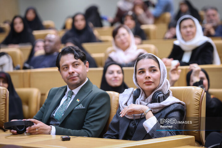 آیین گرامیداشت روز زن و مقام مادر