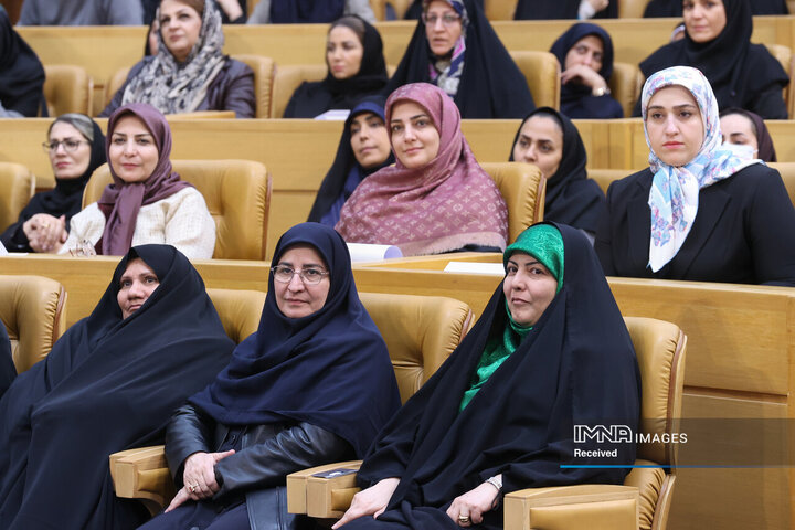 آیین گرامیداشت روز زن و مقام مادر