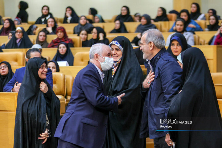 آیین گرامیداشت روز زن و مقام مادر