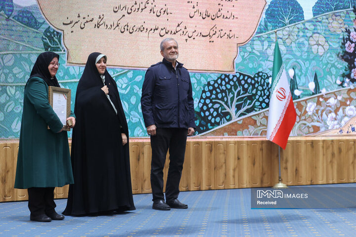 آیین گرامیداشت روز زن و مقام مادر