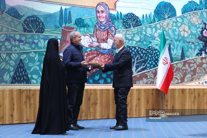 آیین گرامیداشت روز زن و مقام مادر