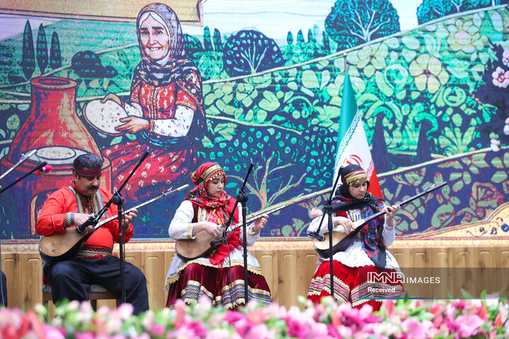 آیین گرامیداشت روز زن و مقام مادر