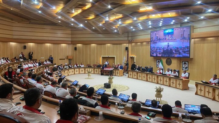 داوطلبان هلال‌احمر نماد آرامش مردم‌ هستند