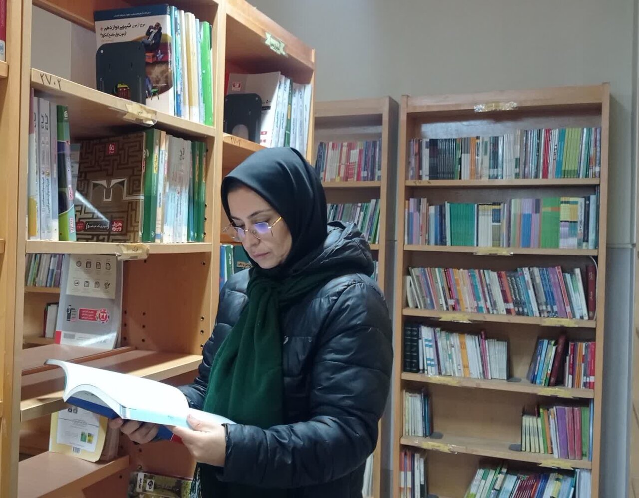 بانویی که سنگر علم، هنر و مادری را توامان مدیریت می‌کند