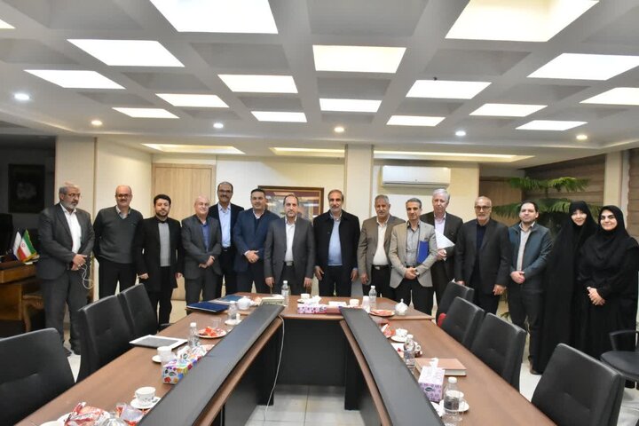 بازدید ۹ ساعته معاون سیاسی اجتماعی استاندار اصفهان از بخش‌های مختلف اداره کل فرهنگ و ارشاد