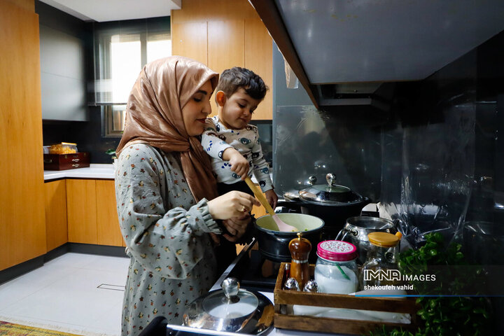 فرشته‌ای به نام زن؛ روزمره‌های مادرانه زن ایرانی