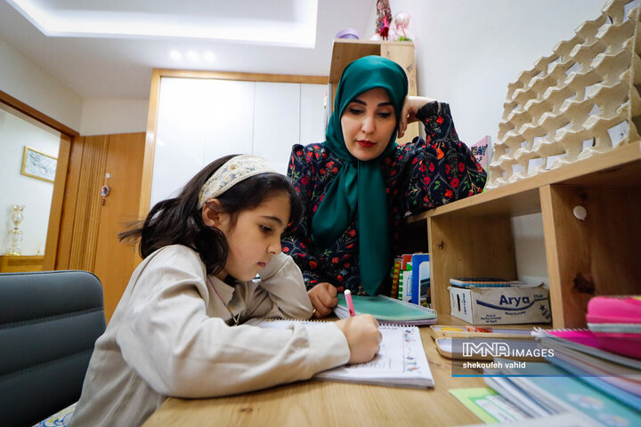 فرشته‌ای به نام زن؛ روزمره‌های مادرانه زن ایرانی