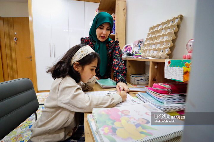 فرشته‌ای به نام زن؛ روزمره‌های مادرانه زن ایرانی