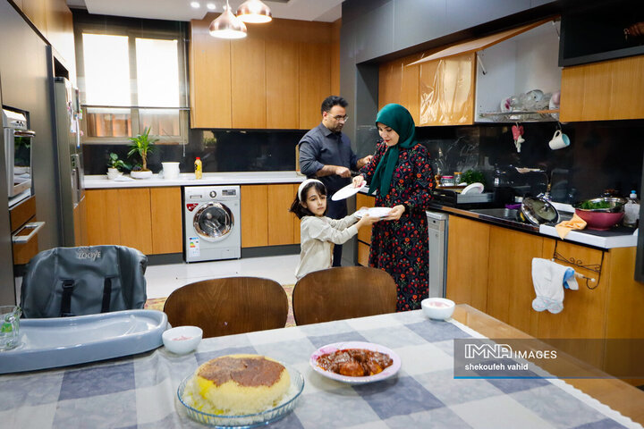 فرشته‌ای به نام زن؛ روزمره‌های مادرانه زن ایرانی