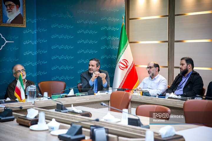 جلسه مشترک صداوسیما، معاونت حمل و نقل و ترافیک شهرداری و پلیس راهور اصفهان