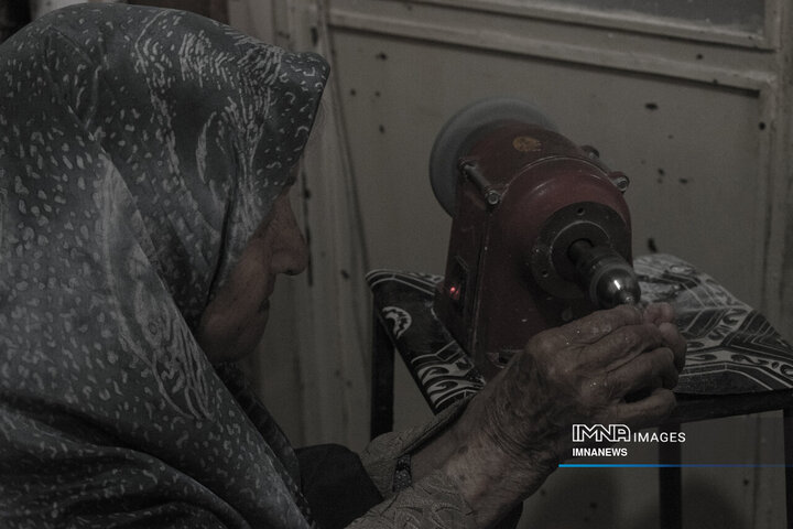 ۹۷ سال ساختن لبخند؛ میراث زنی که مادری را زندگی کرد