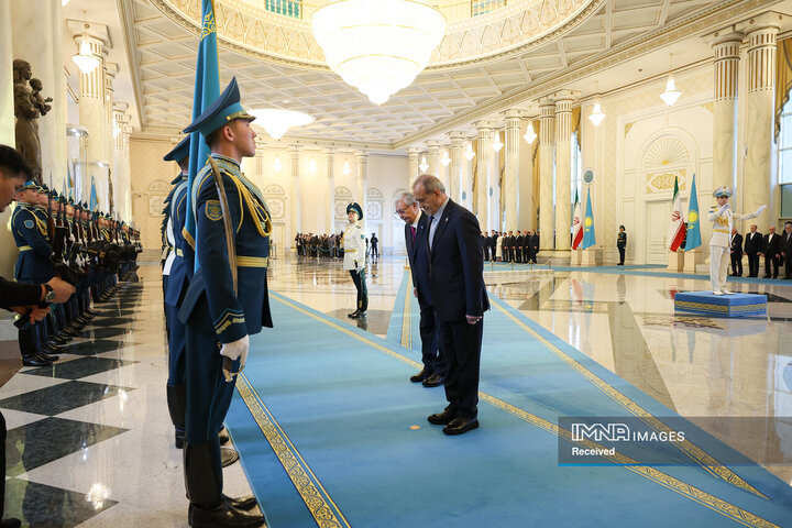 استقبال رسمی رئیس جمهور قزاقستان از مسعود پزشکیان