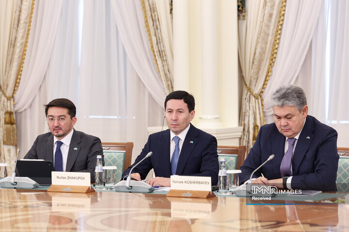 نشست مشترک هیئت های عالی‌رتبه ایران و قزاقستان