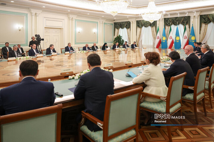 نشست مشترک هیئت های عالی‌رتبه ایران و قزاقستان