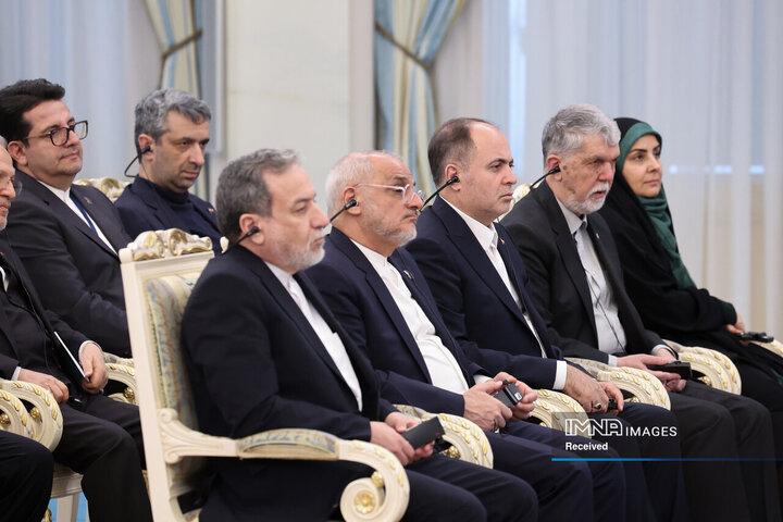 نشست خبری مشترک روسای جمهور ایران و قزاقستان و امضا 7 سند و تفاهم‌نامه همکاری دوجانبه