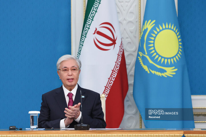 نشست خبری مشترک روسای جمهور ایران و قزاقستان و امضا 7 سند و تفاهم‌نامه همکاری دوجانبه