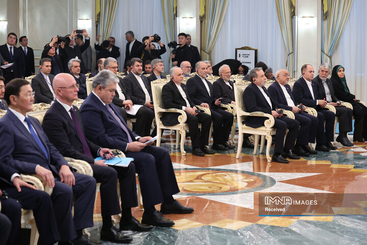 نشست خبری مشترک روسای جمهور ایران و قزاقستان و امضا 7 سند و تفاهم‌نامه همکاری دوجانبه