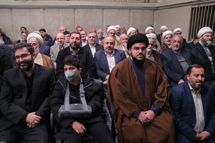 دیدار هزاران نفر از مداحان و ستایشگران اهل بیت(ع) با رهبر انقلاب