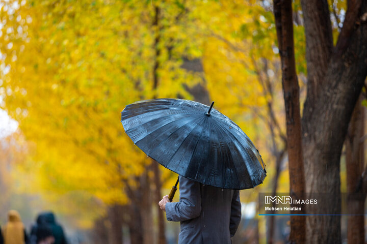 طراوت باران پاییزی در اصفهان