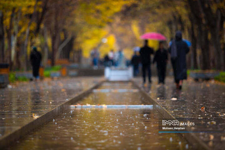 طراوت باران پاییزی در اصفهان