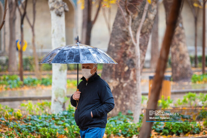 طراوت باران پاییزی در اصفهان