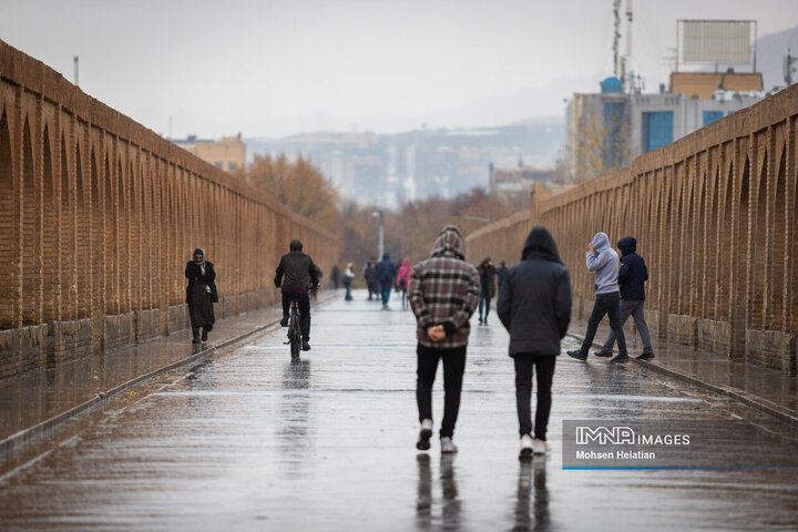 طراوت باران پاییزی در اصفهان