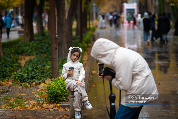 طراوت باران پاییزی در اصفهان