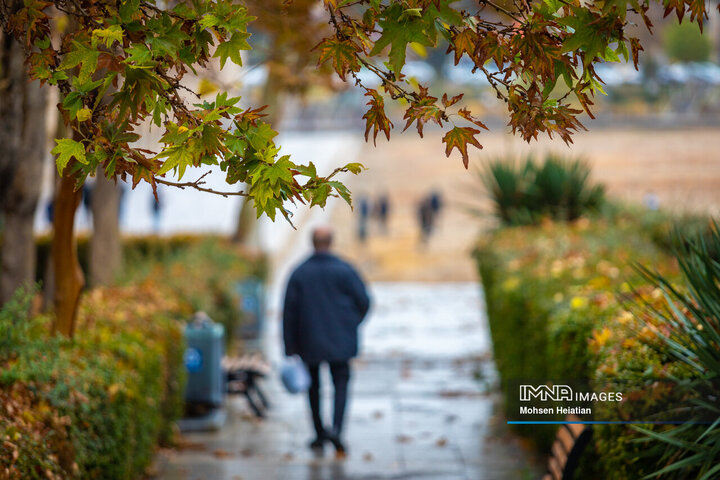 طراوت باران پاییزی در اصفهان